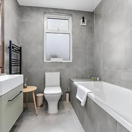 Hip & Happening 4Br Urban Gem For Large Groups Apartment Harrow Exterior photo