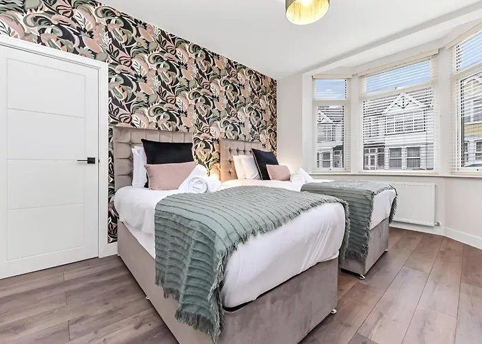 Hip & Happening 4Br Urban Gem For Large Groups