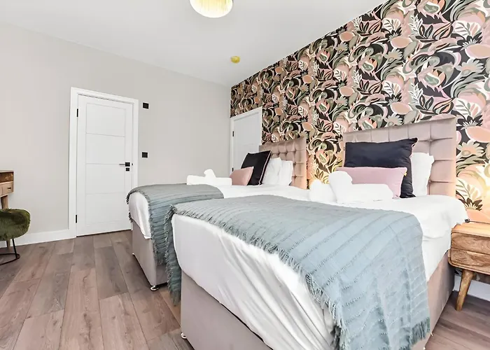 Hip & Happening 4Br Urban Gem For Large Groups