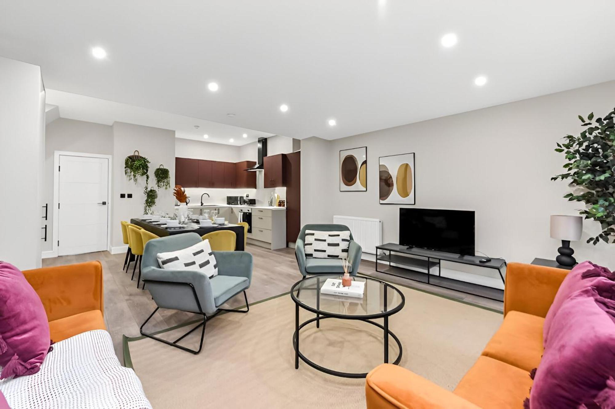 Hip & Happening 4br Urban Gem For Large Groups * Harrow