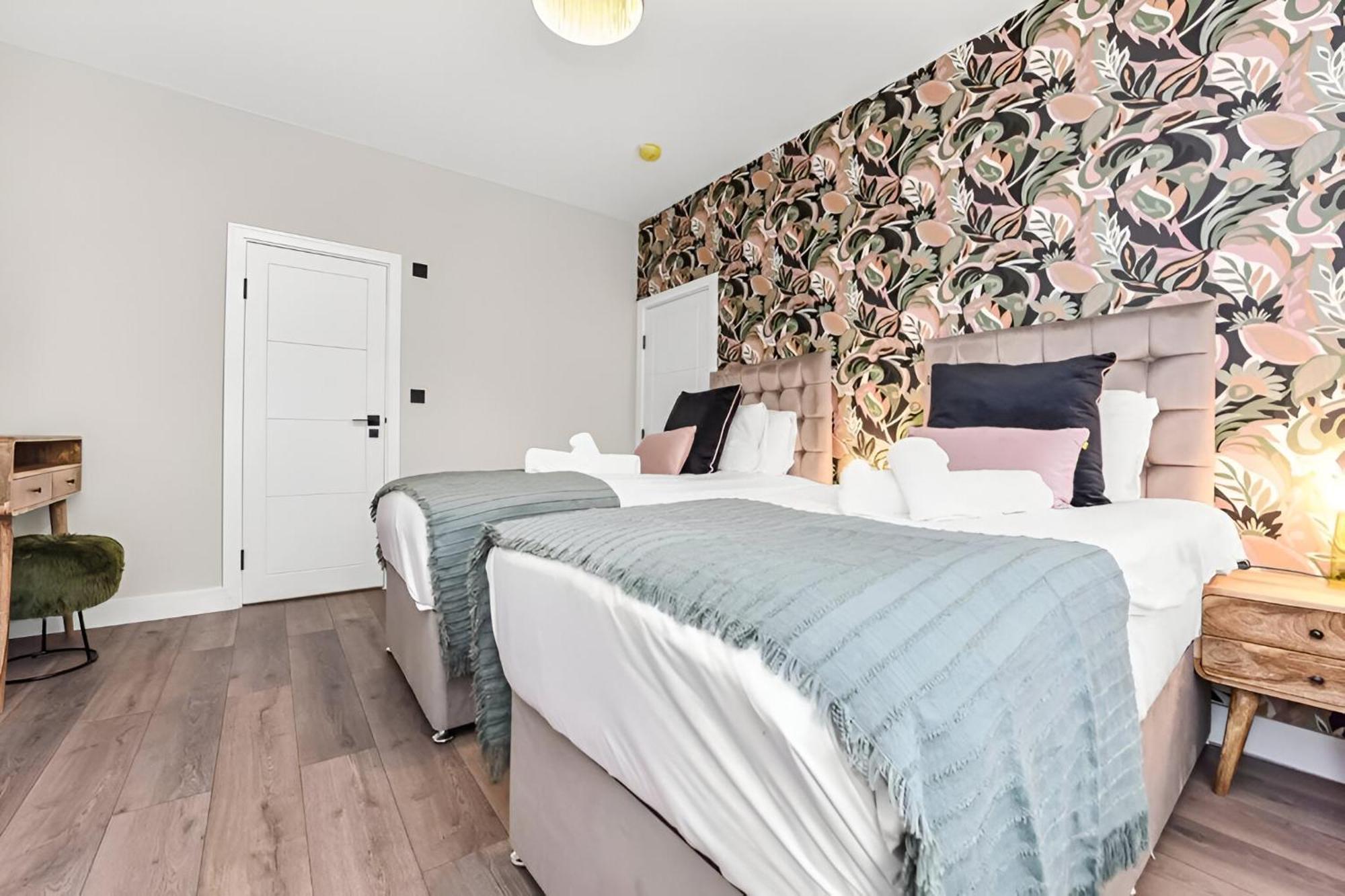 Apartment Hip & Happening 4br Urban Gem For Large Groups Harrow