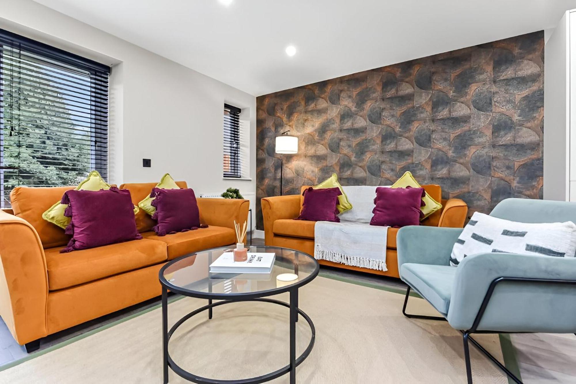 Hip & Happening 4br Urban Gem For Large Groups Apartment *